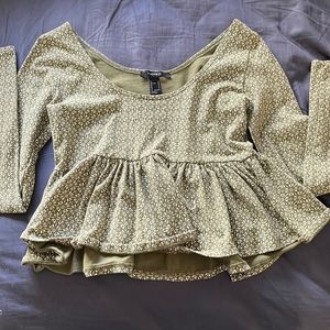 Forever 21 Long sleeve ruffle top. Such a cute summer top! Size Small
